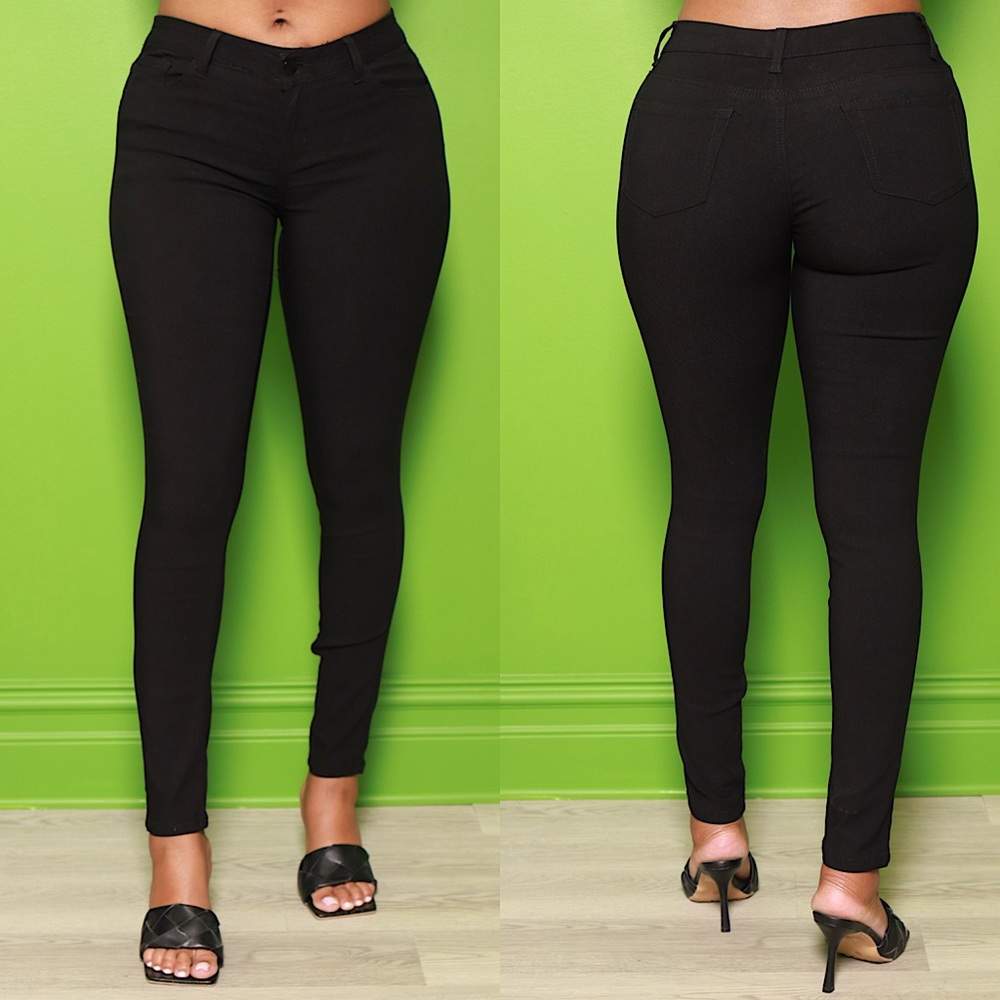 Swank A Posh Semi High Rise Black Skinny - size 3